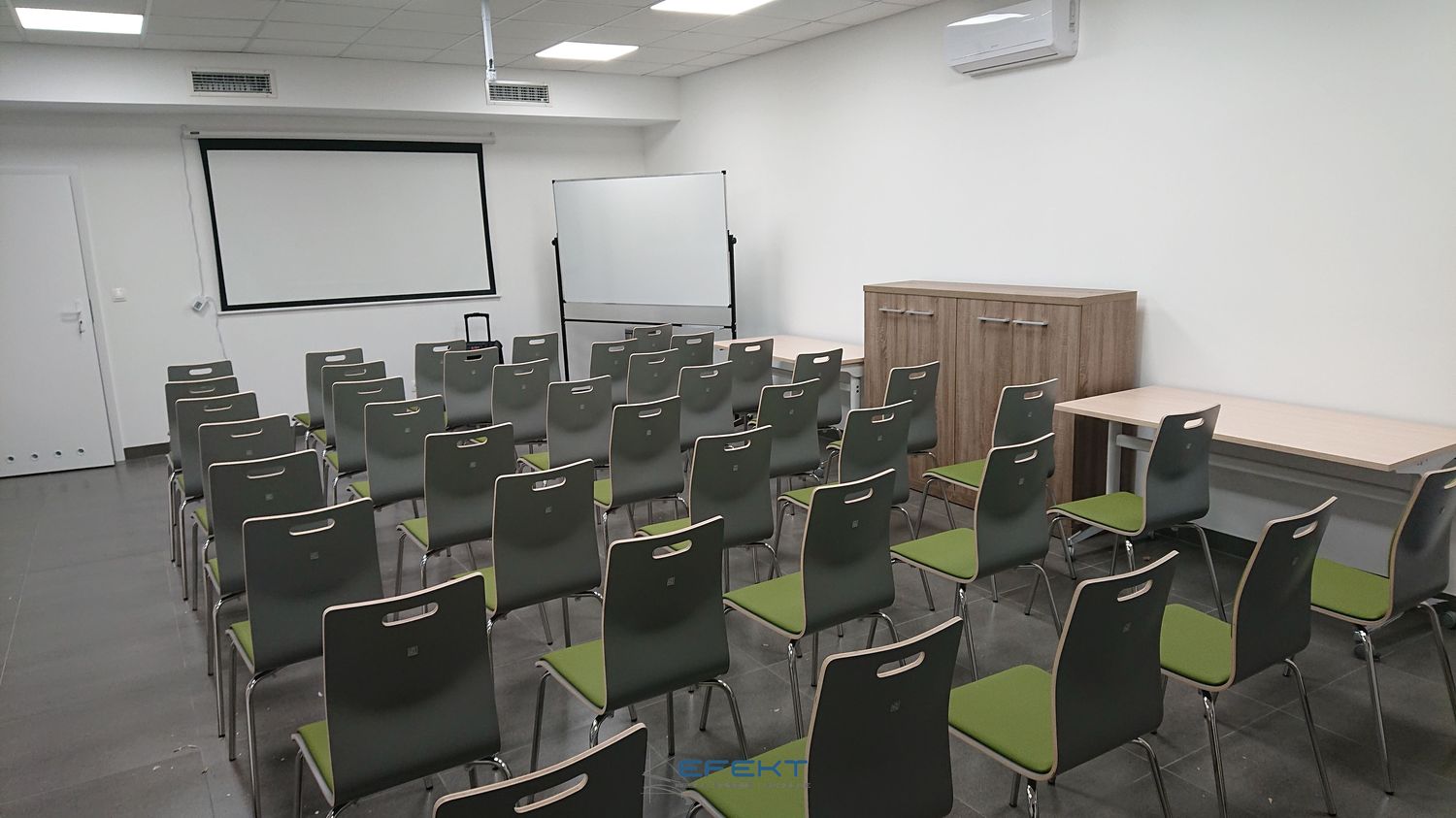 Sala spotkań w Błotnicy - krzesła konferencyjne